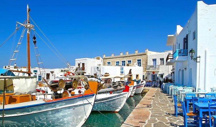 Paros To Become The First Plastic-waste Free Mediterranean Island ...